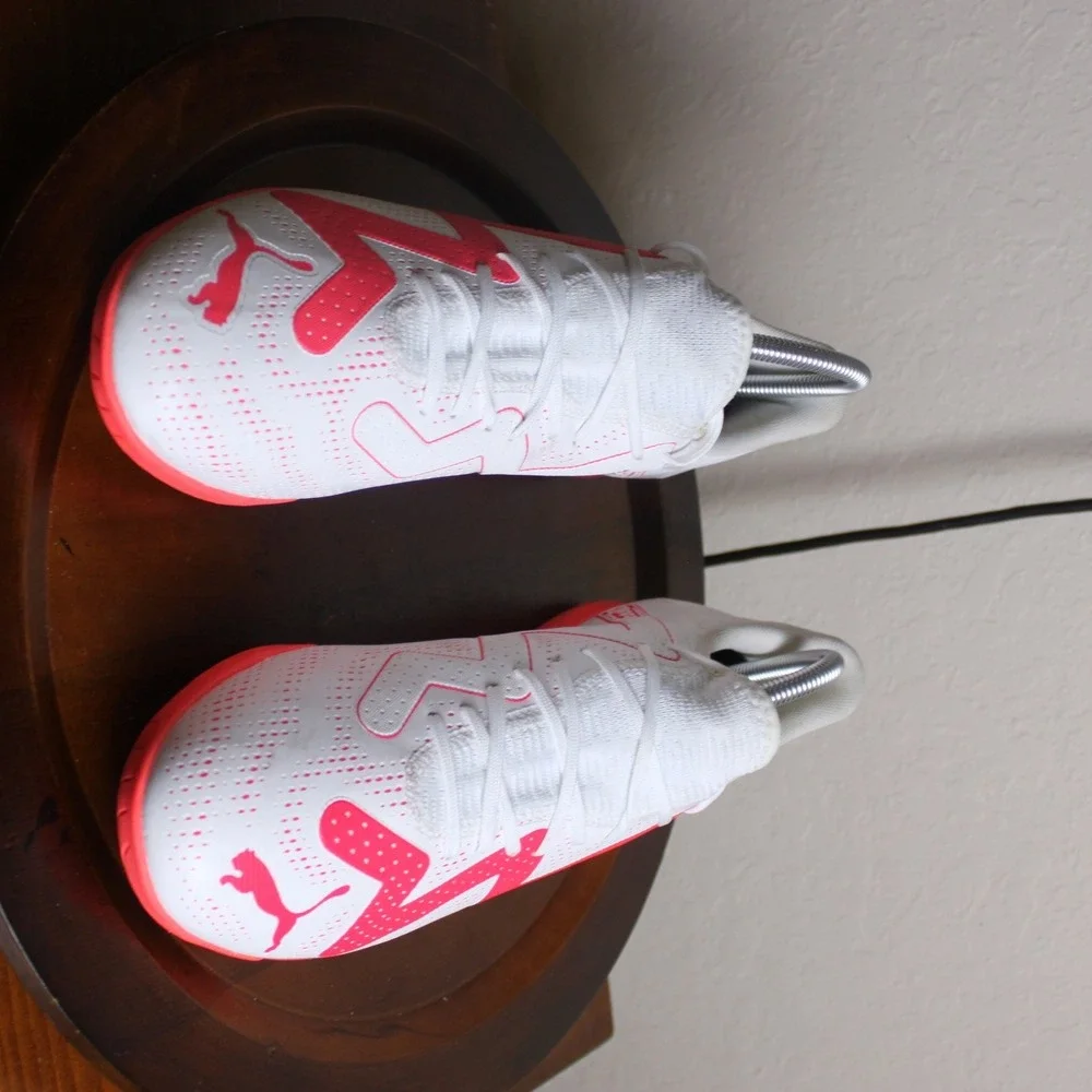 New Puma Indoor Soccer Shoes‎ Future Play White Fire Orchid Athletic Mens 12